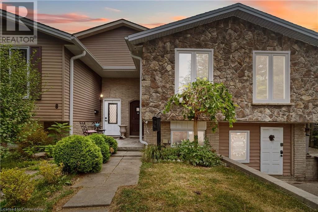 Photo 19 of 6 Equestrian Court, Brantford ON