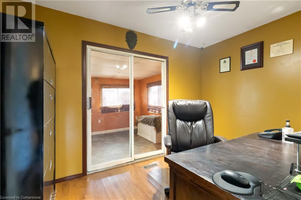 Photo 5 of 6 Equestrian Court, Brantford ON