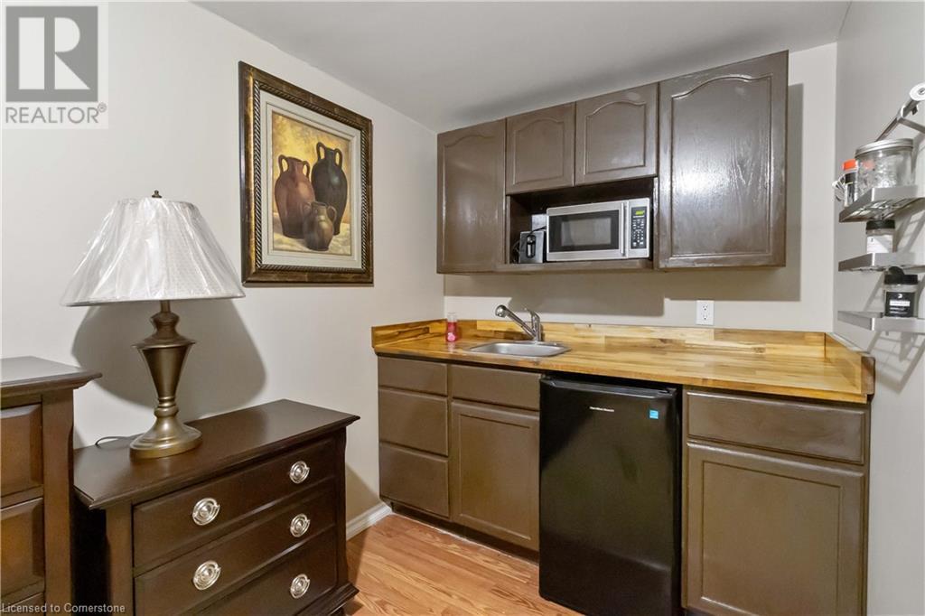 Photo 6 of 6 Equestrian Court, Brantford ON
