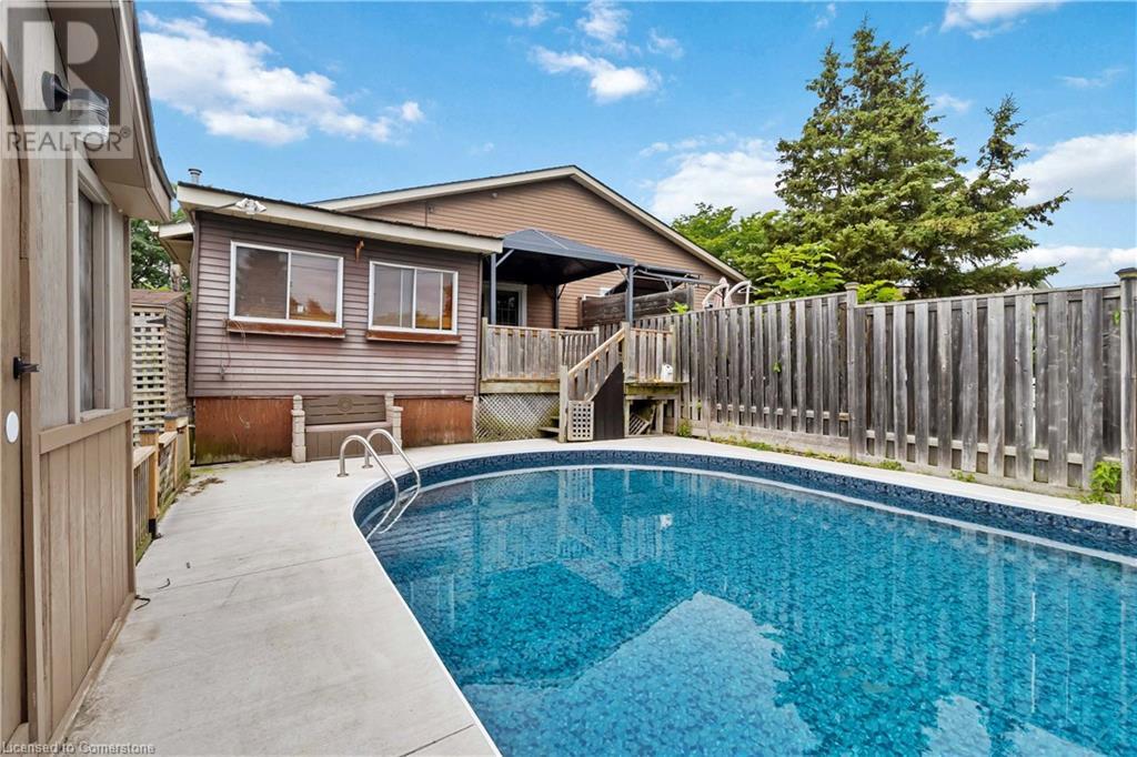 Photo 30 of 6 Equestrian Court, Brantford ON