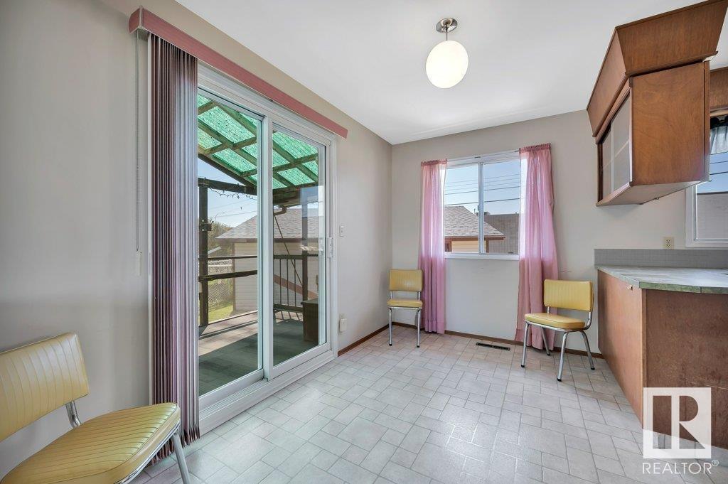 Photo 11 of 5011 47 St, Gibbons AB