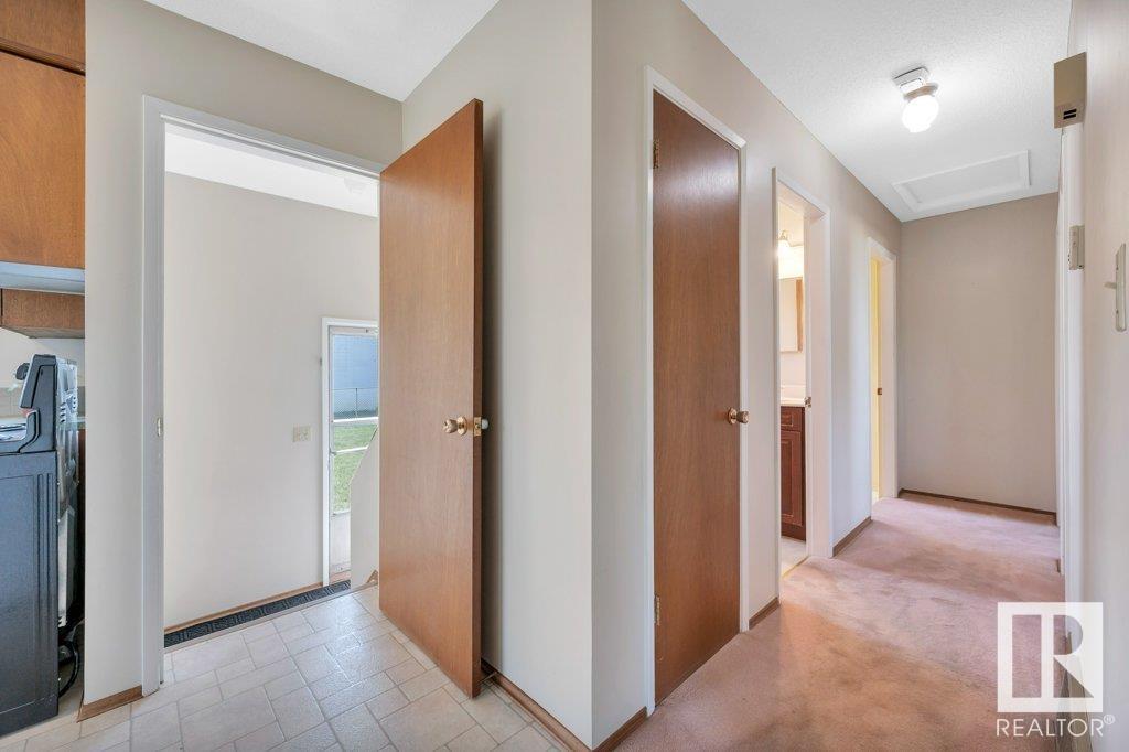 Photo 19 of 5011 47 St, Gibbons AB