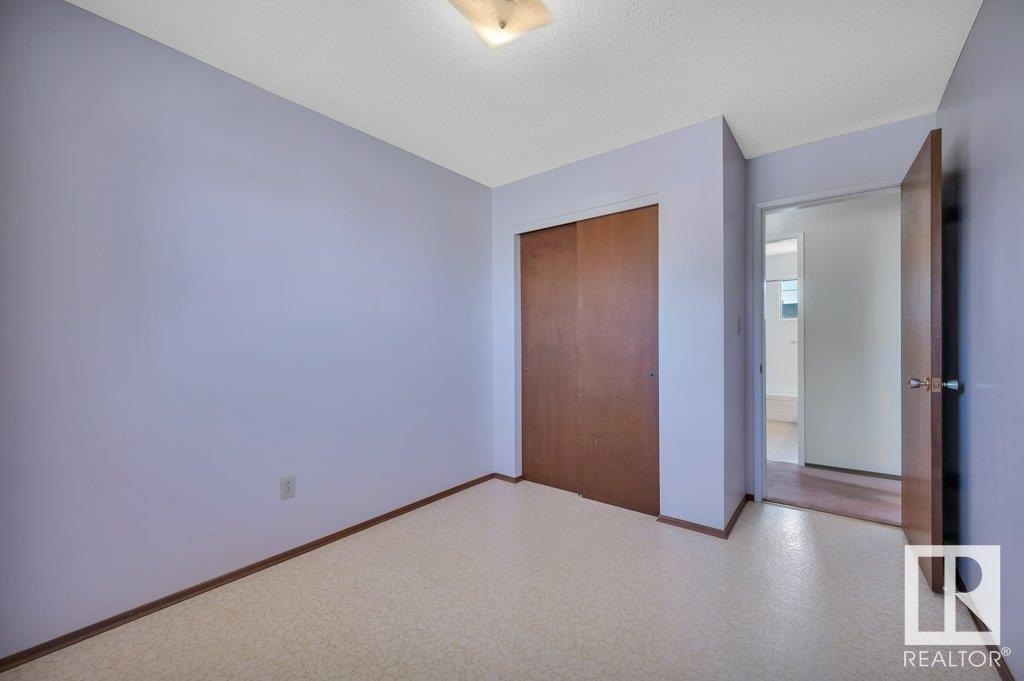 Photo 26 of 5011 47 St, Gibbons AB