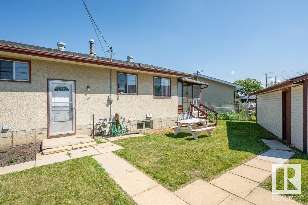 Photo 41 of 5011 47 St, Gibbons AB