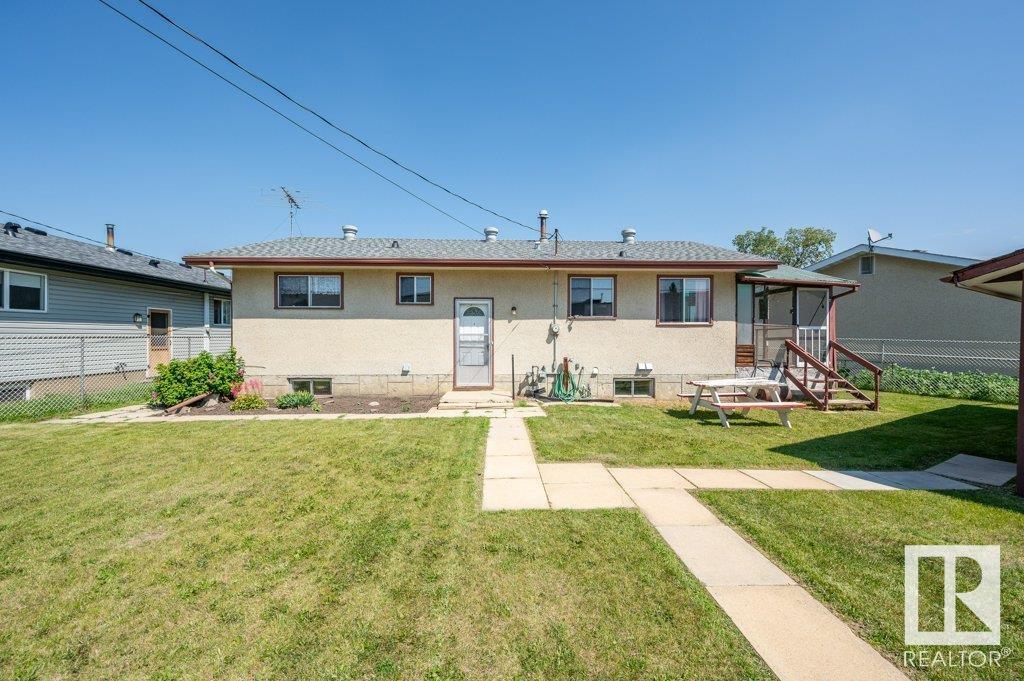 Photo 42 of 5011 47 St, Gibbons AB