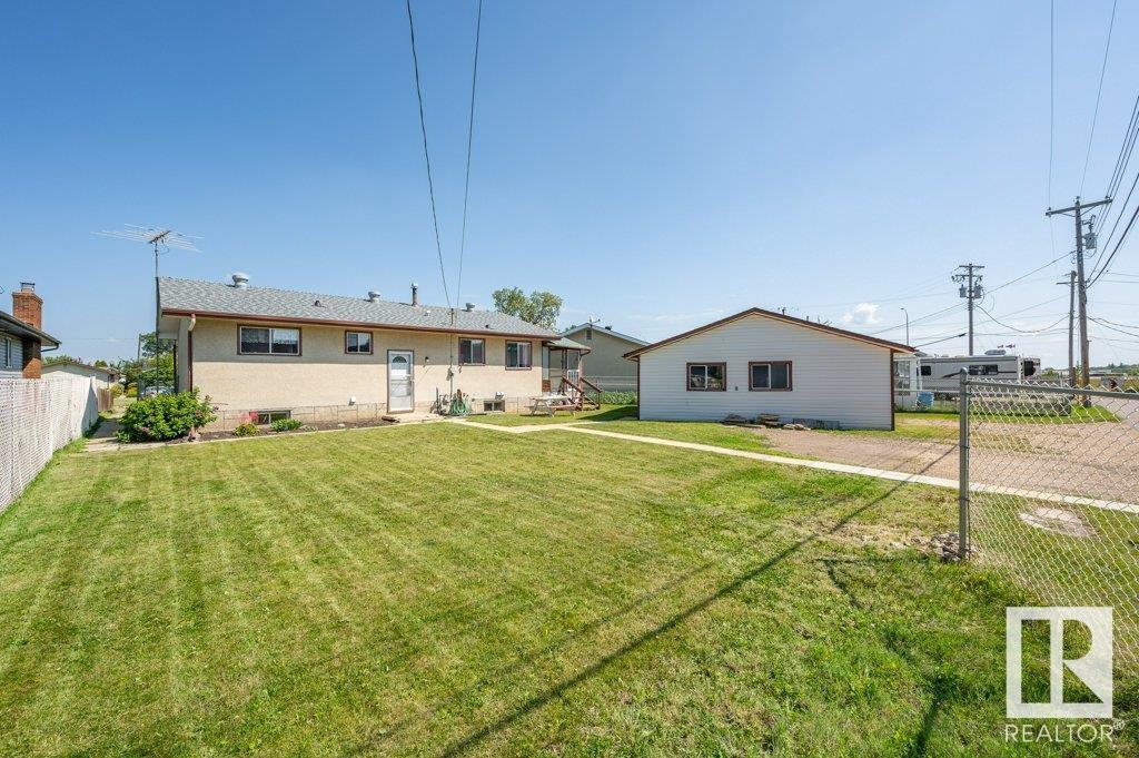 Photo 47 of 5011 47 St, Gibbons AB