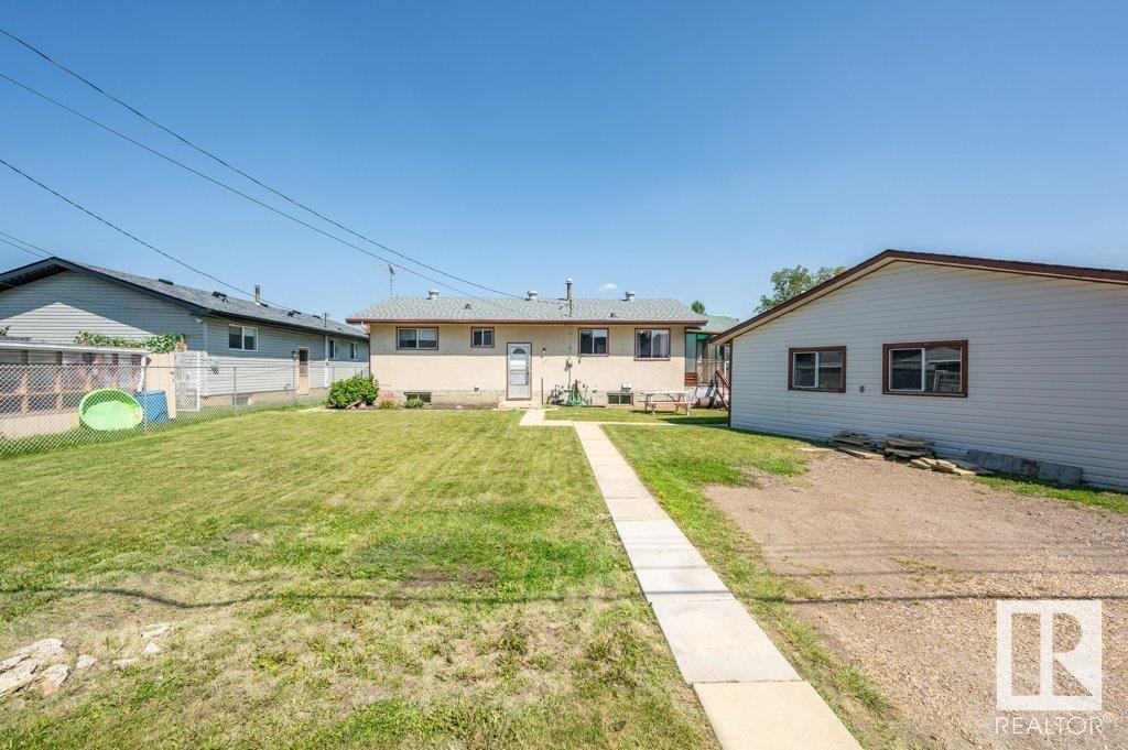 Photo 48 of 5011 47 St, Gibbons AB