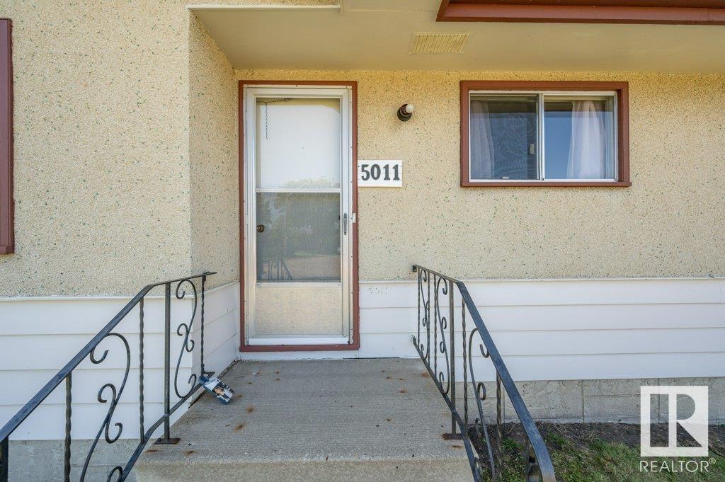Photo 5 of 5011 47 St, Gibbons AB