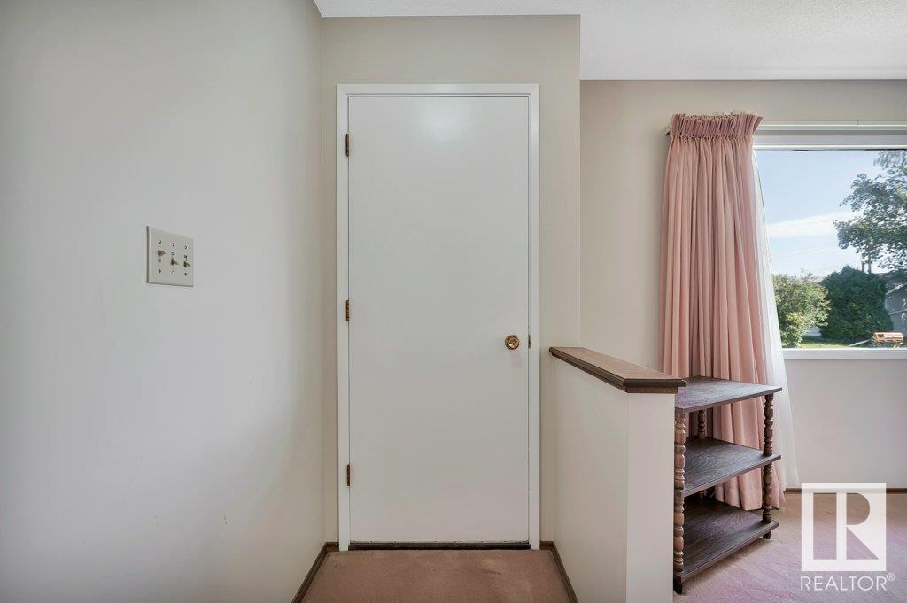 Photo 6 of 5011 47 St, Gibbons AB