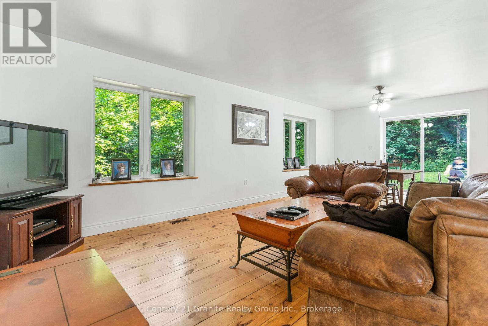 Photo 16 of 1029 Wigamog Road, Minden Hills ON