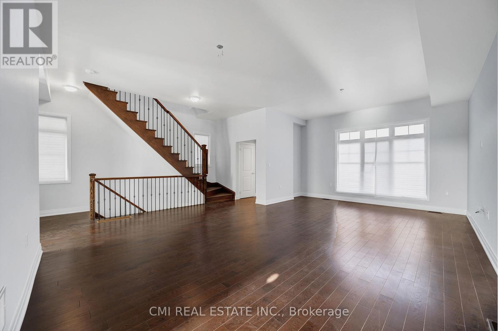 Photo 11 of 2122 Royal Gala Circle, Mississauga ON