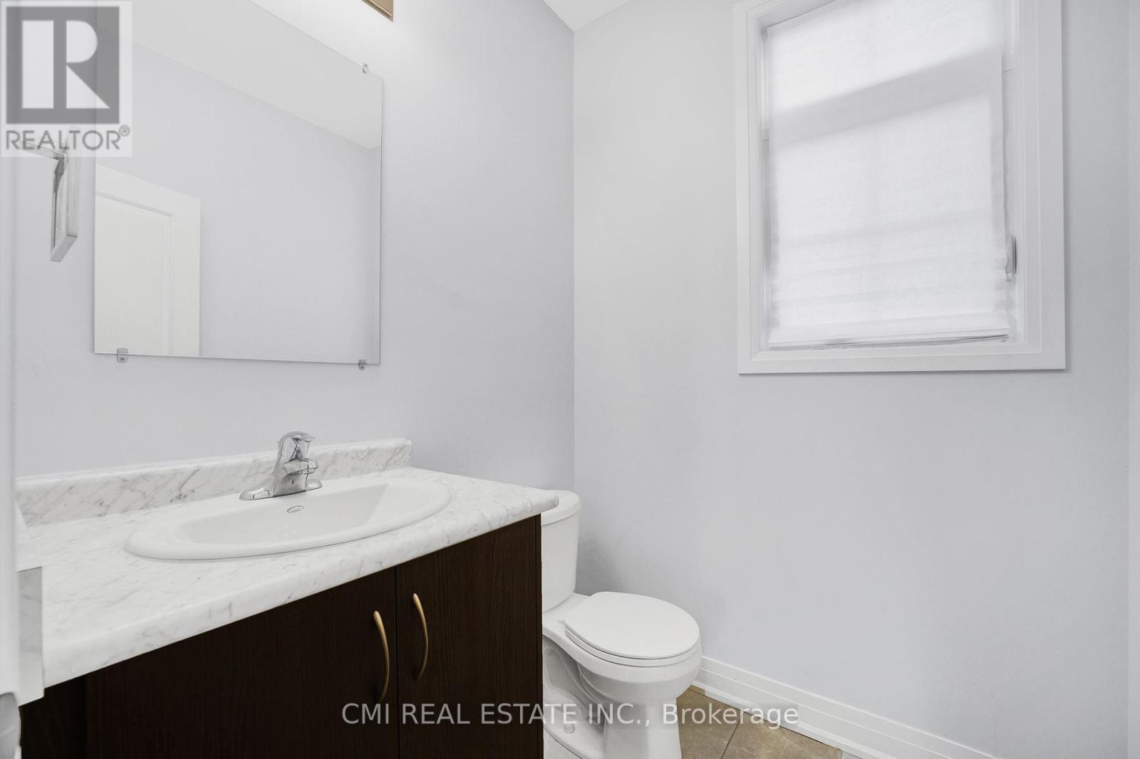 Photo 2 of 2122 Royal Gala Circle, Mississauga ON