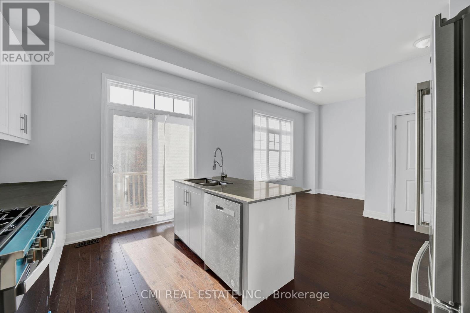 Photo 1 of 2122 Royal Gala Circle, Mississauga ON