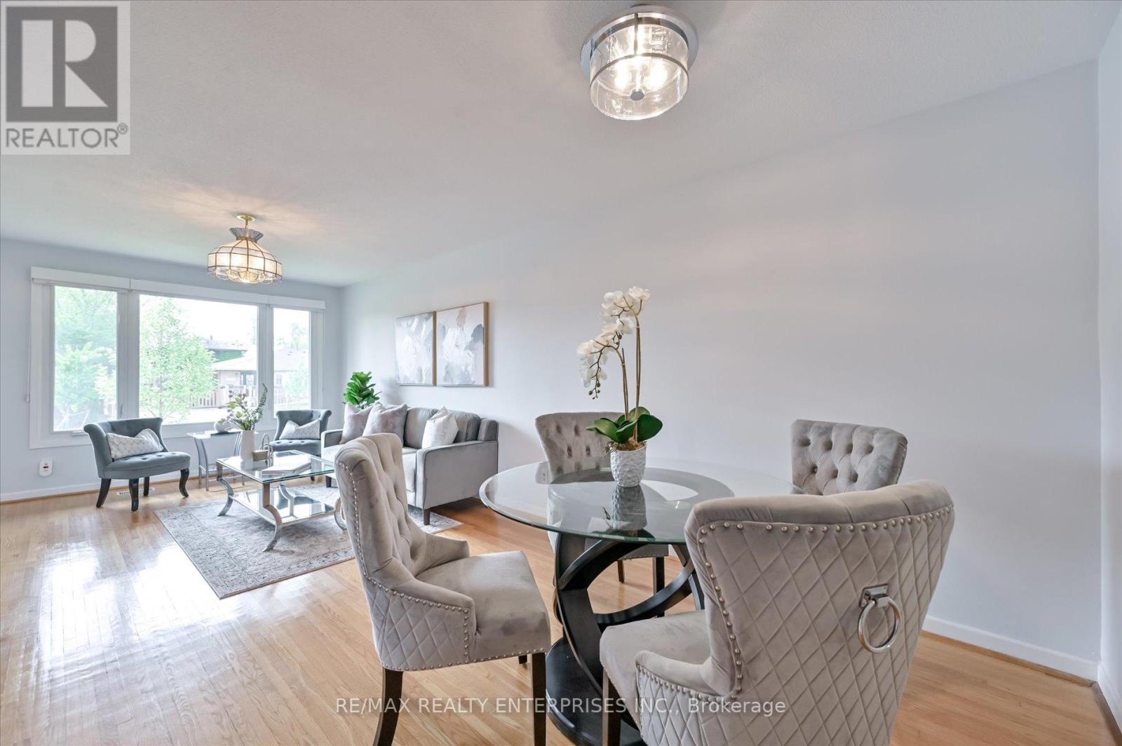 Photo 12 of 1544 Swanage Crescent, Mississauga ON