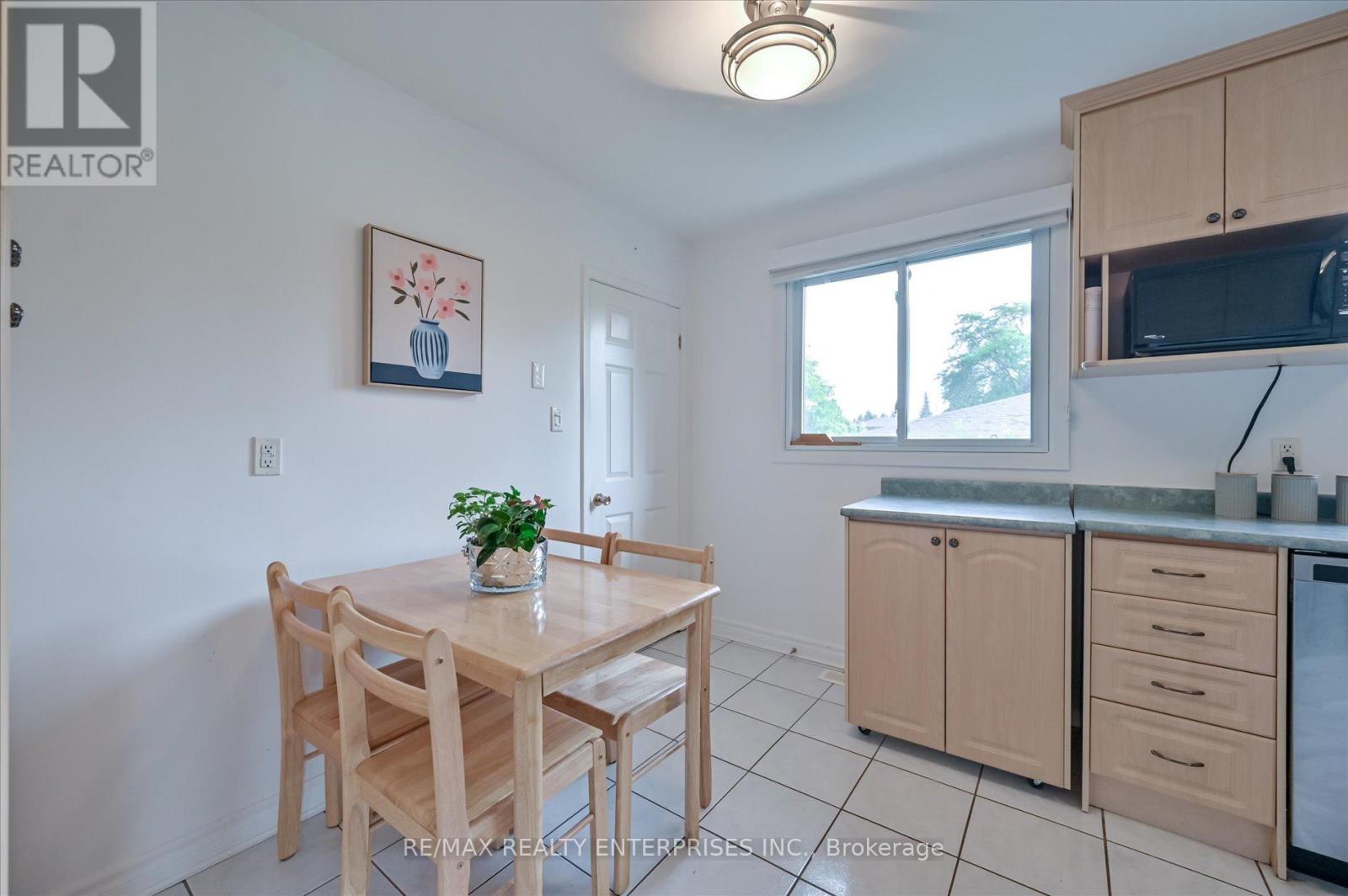 Photo 16 of 1544 Swanage Crescent, Mississauga ON