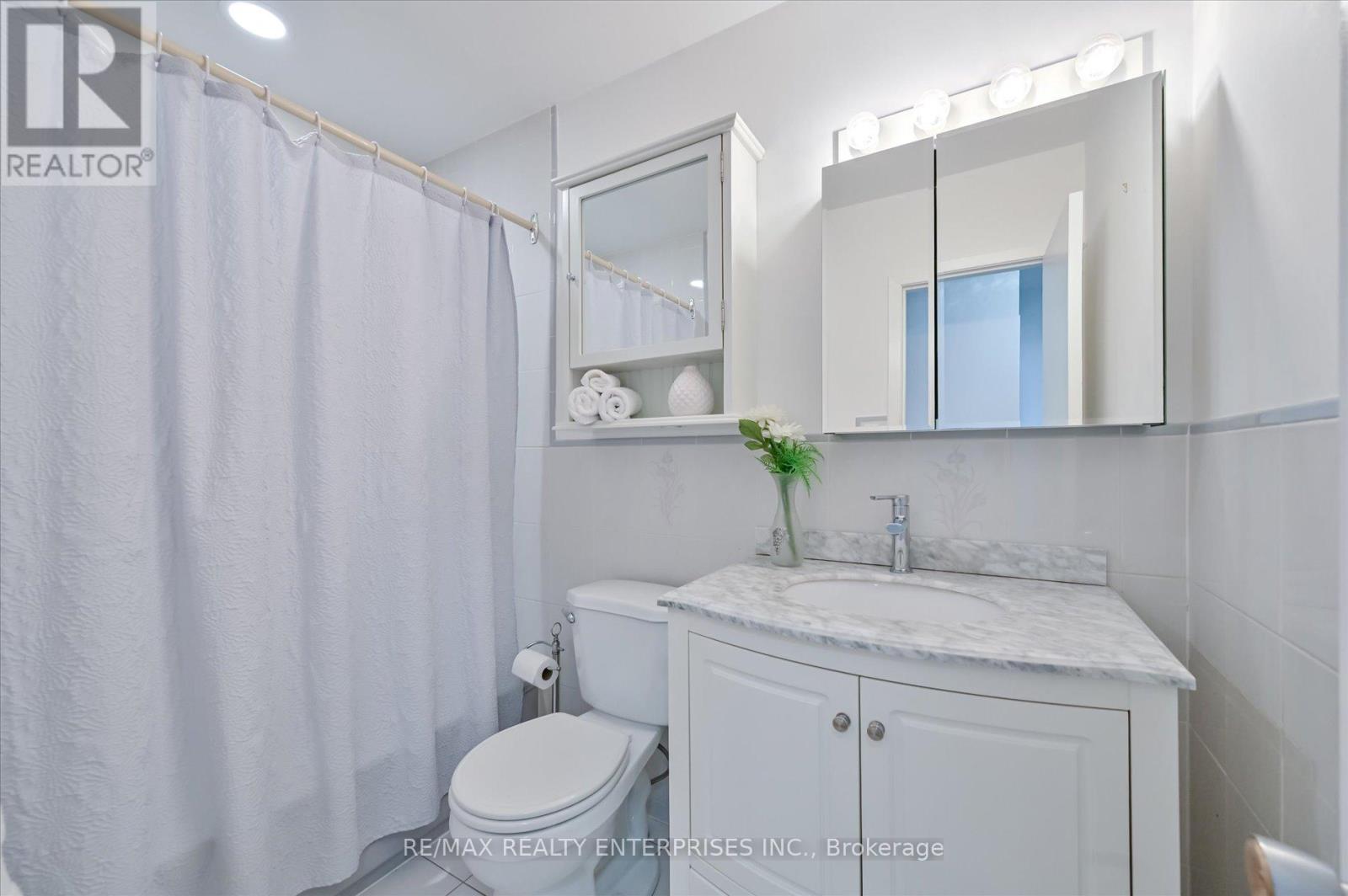 Photo 25 of 1544 Swanage Crescent, Mississauga ON