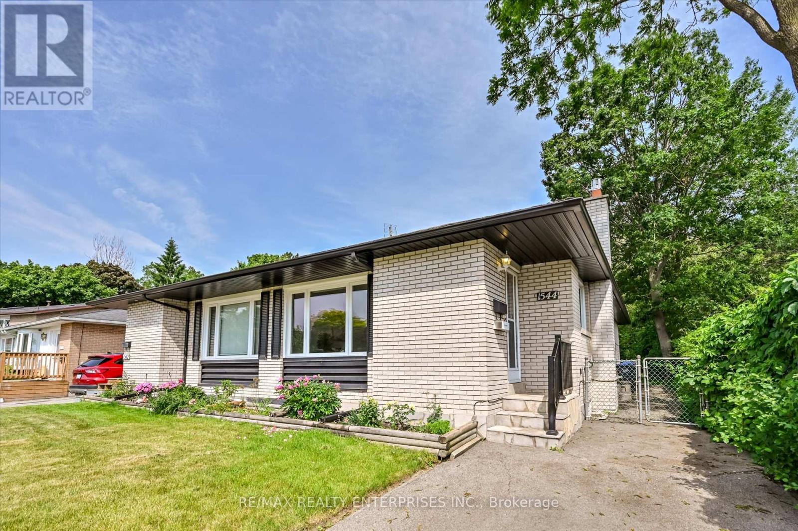 Photo 32 of 1544 Swanage Crescent, Mississauga ON