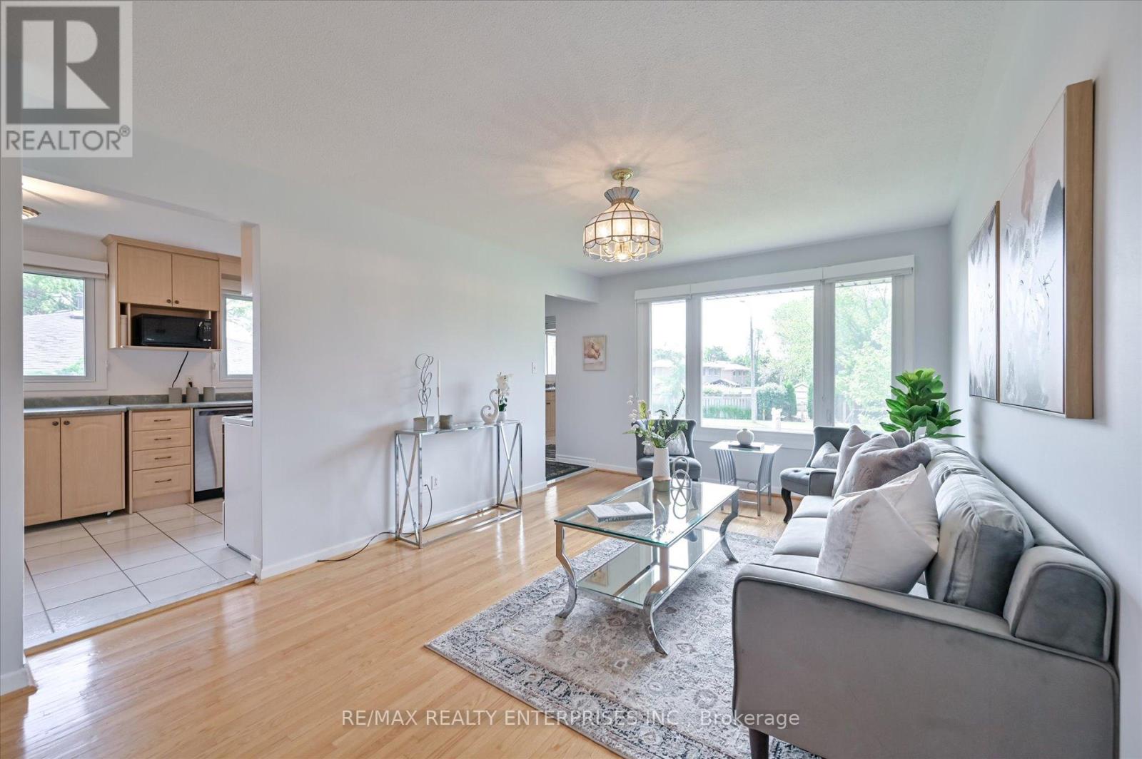 Photo 36 of 1544 Swanage Crescent, Mississauga ON