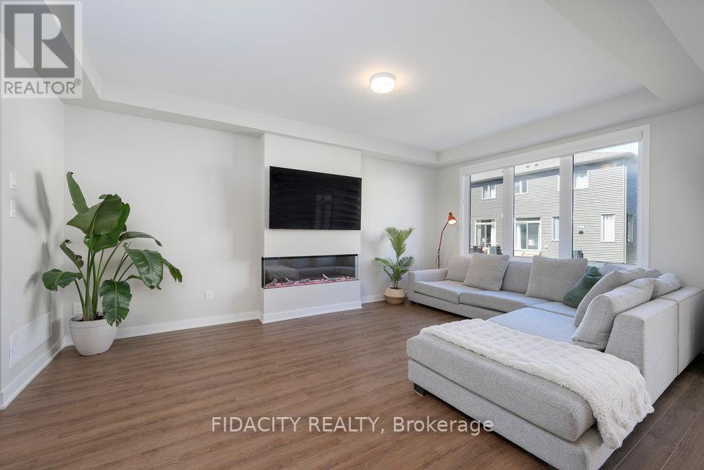 Photo 16 of 183 Yearling Circle, Ottawa ON
