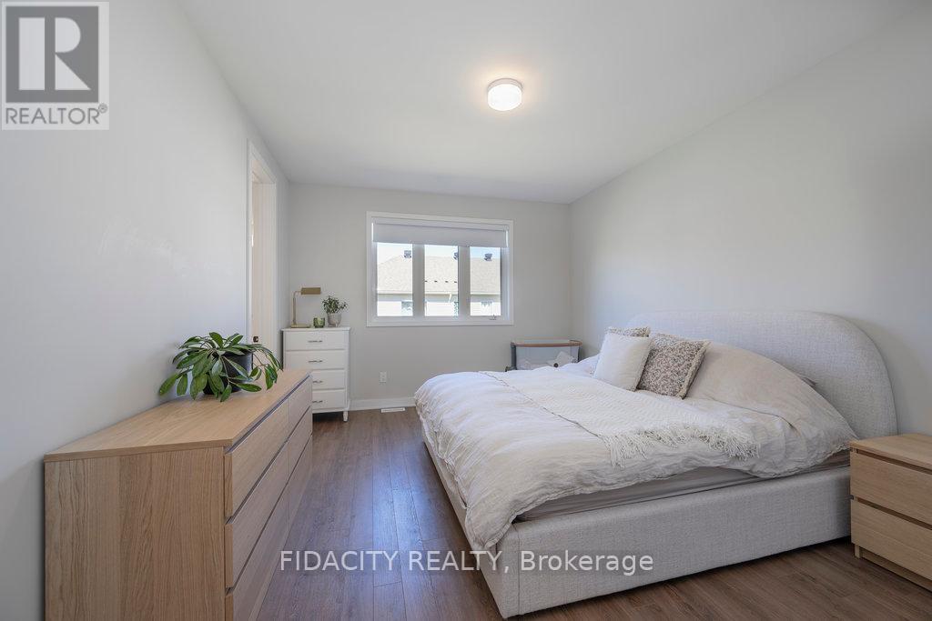 Photo 17 of 183 Yearling Circle, Ottawa ON