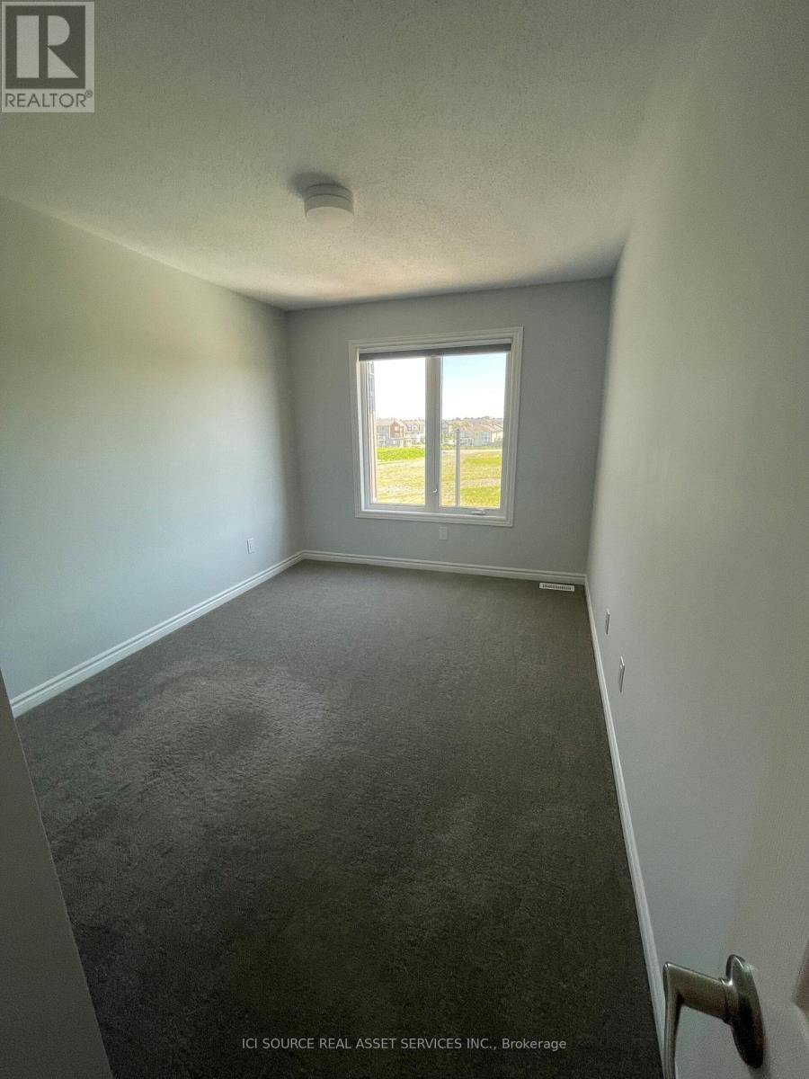 Photo 6 of 2064 Leinster Circle, Ottawa ON