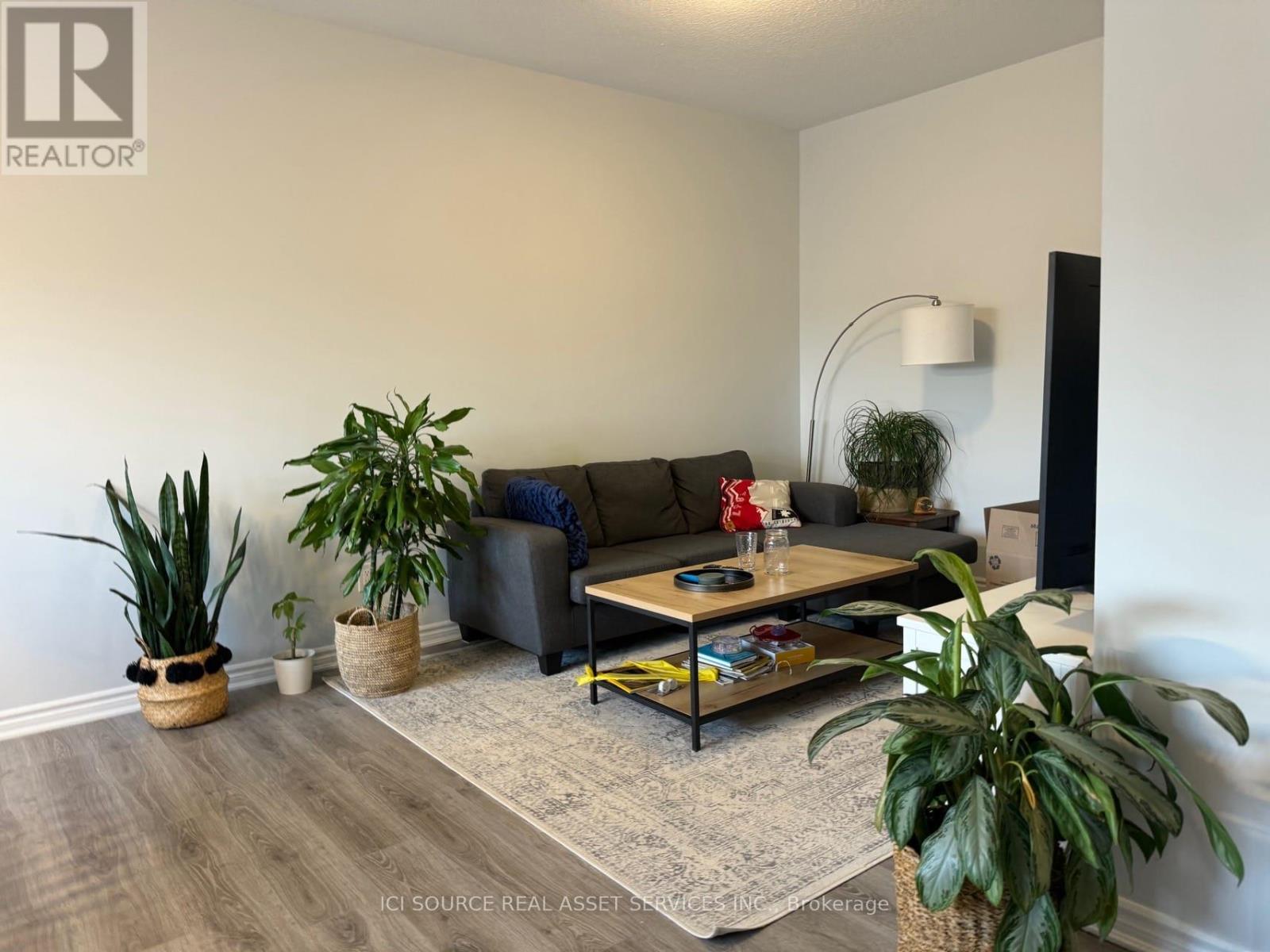 Photo 18 of 2064 Leinster Circle, Ottawa ON