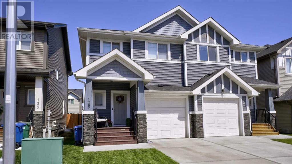 Photo 2 of 135 Reunion Loop Nw, Airdrie AB