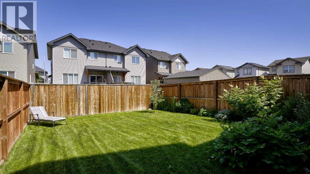 Photo 36 of 135 Reunion Loop Nw, Airdrie AB