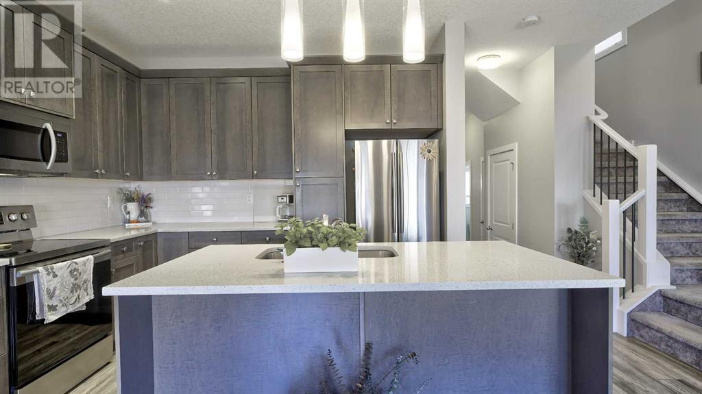 Photo 8 of 135 Reunion Loop Nw, Airdrie AB