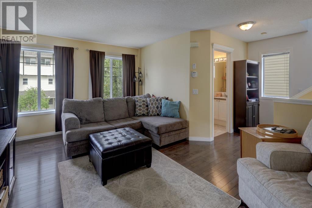 Single Family House 4 Level for Sale in  Country Hills Cove NW Country Hills Calgary 