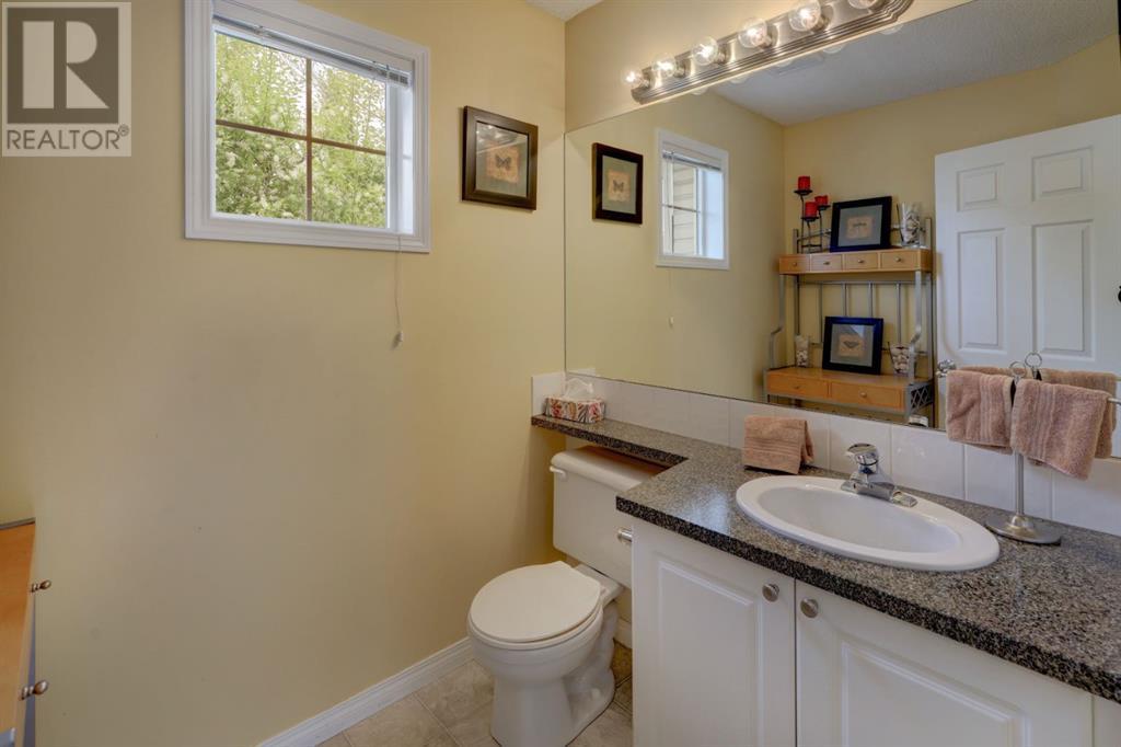 Single Family House 4 Level for Sale in  Country Hills Cove NW Country Hills Calgary 