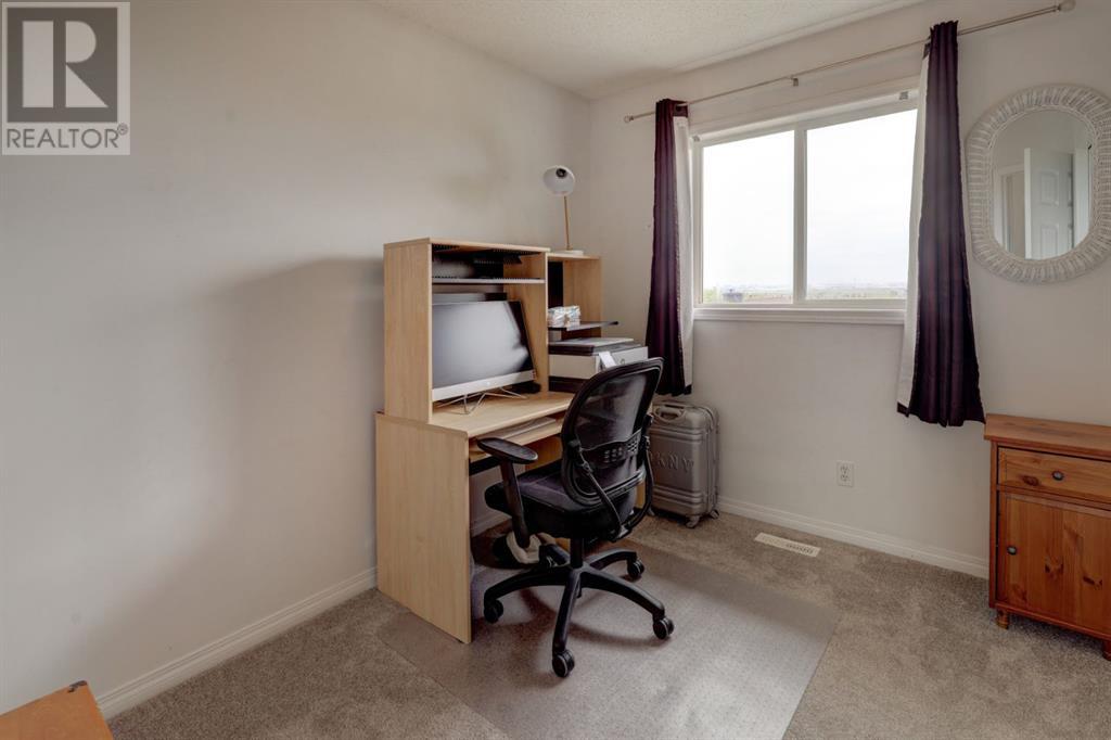 Single Family House 4 Level for Sale in  Country Hills Cove NW Country Hills Calgary 