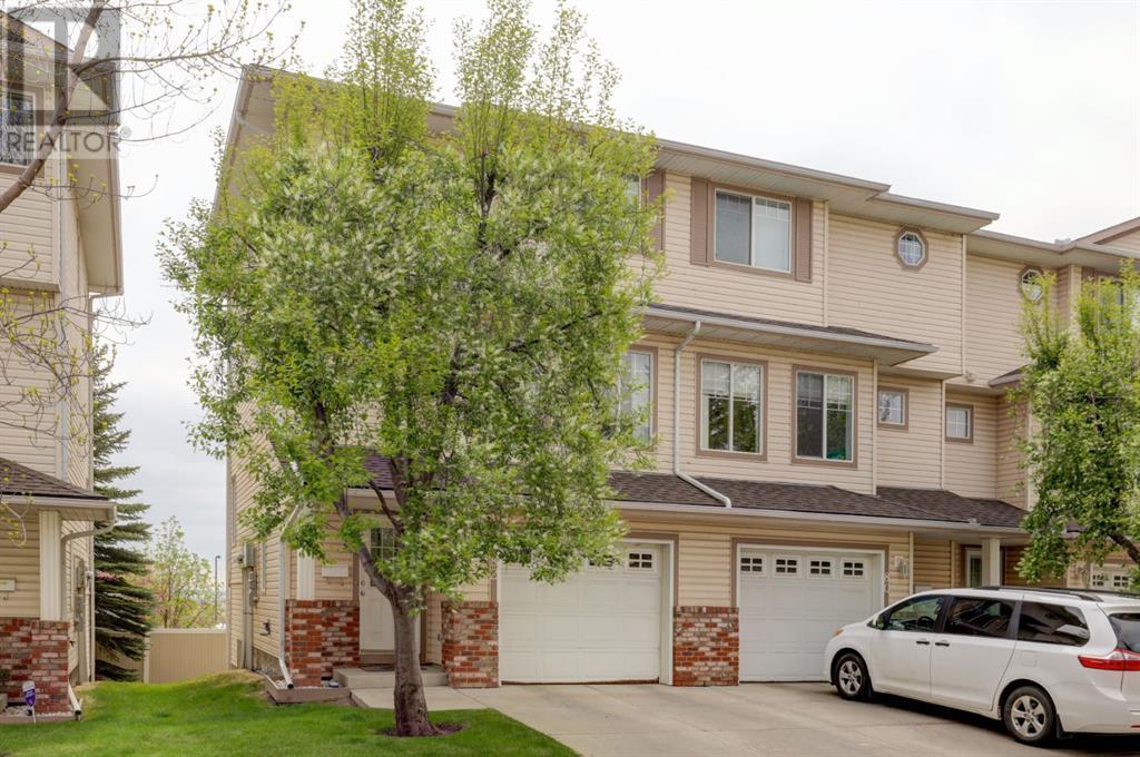 Single Family House 4 Level for Sale in  Country Hills Cove NW Country Hills Calgary 