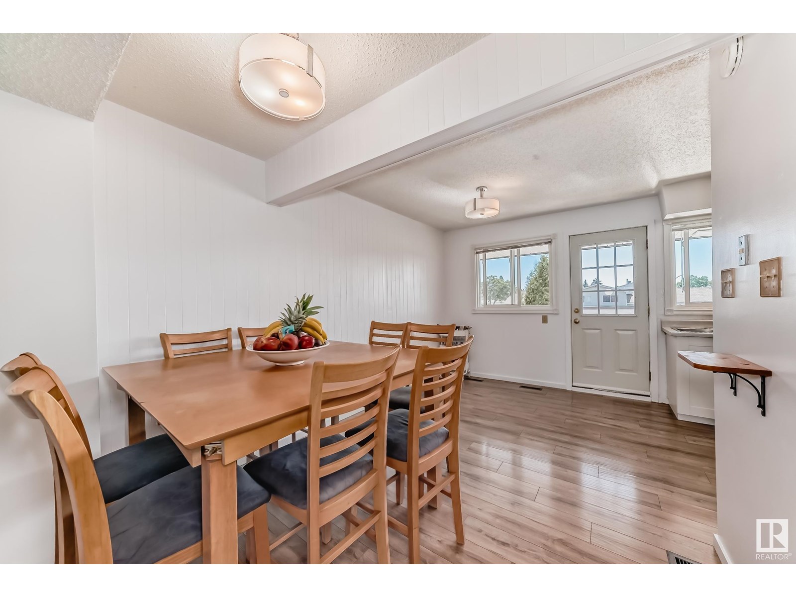 Photo 16 of 15106 114 A St Nw, Edmonton AB