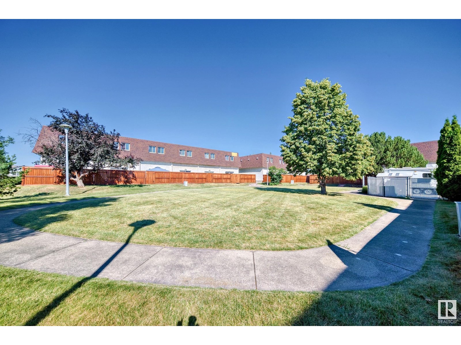 Photo 23 of 15106 114 A St Nw, Edmonton AB