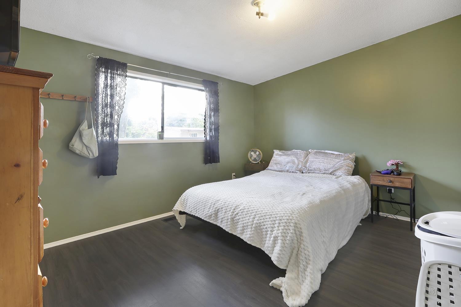 Photo 14 of 33262 Lynn Avenue, Abbotsford BC