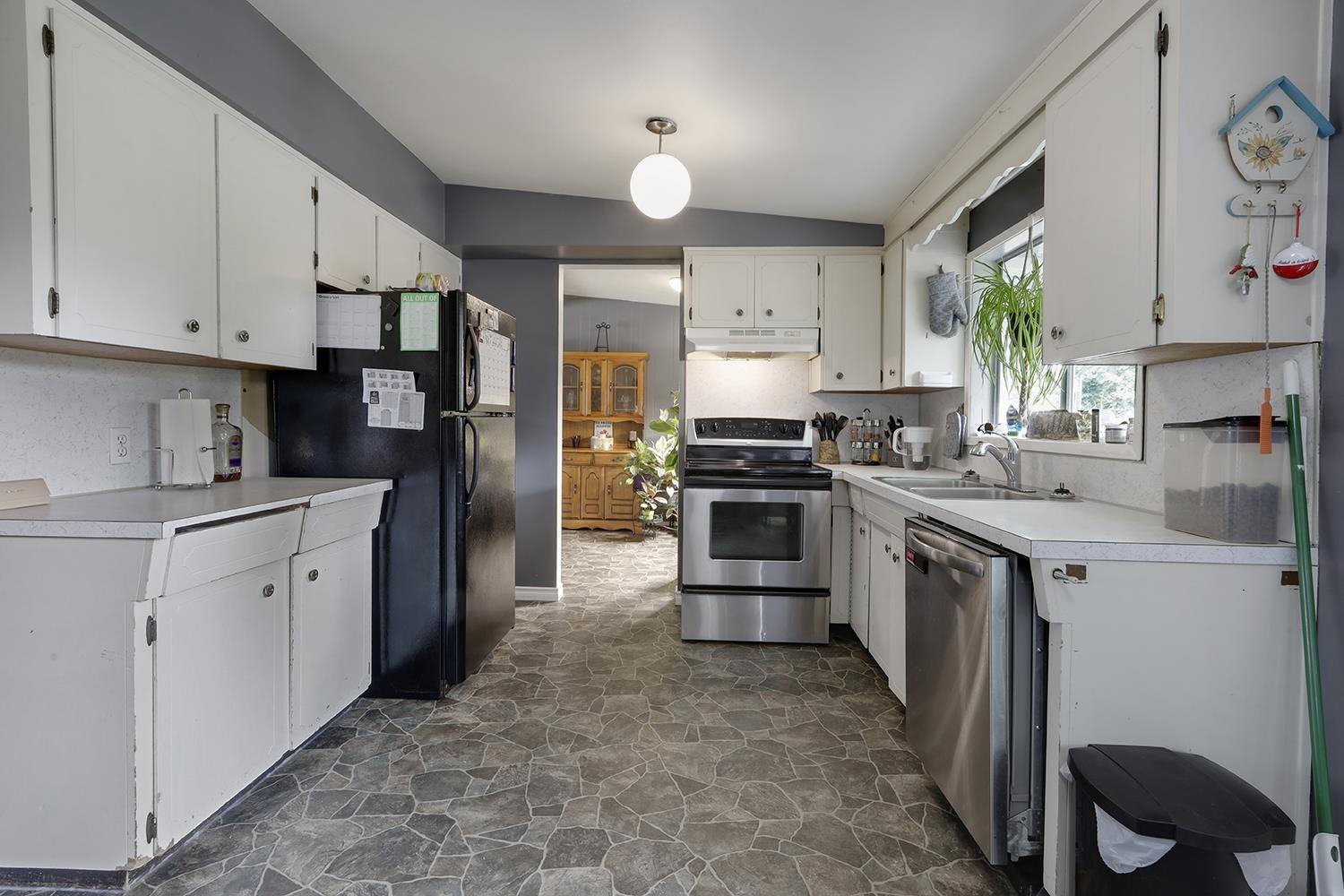Photo 11 of 33262 Lynn Avenue, Abbotsford BC