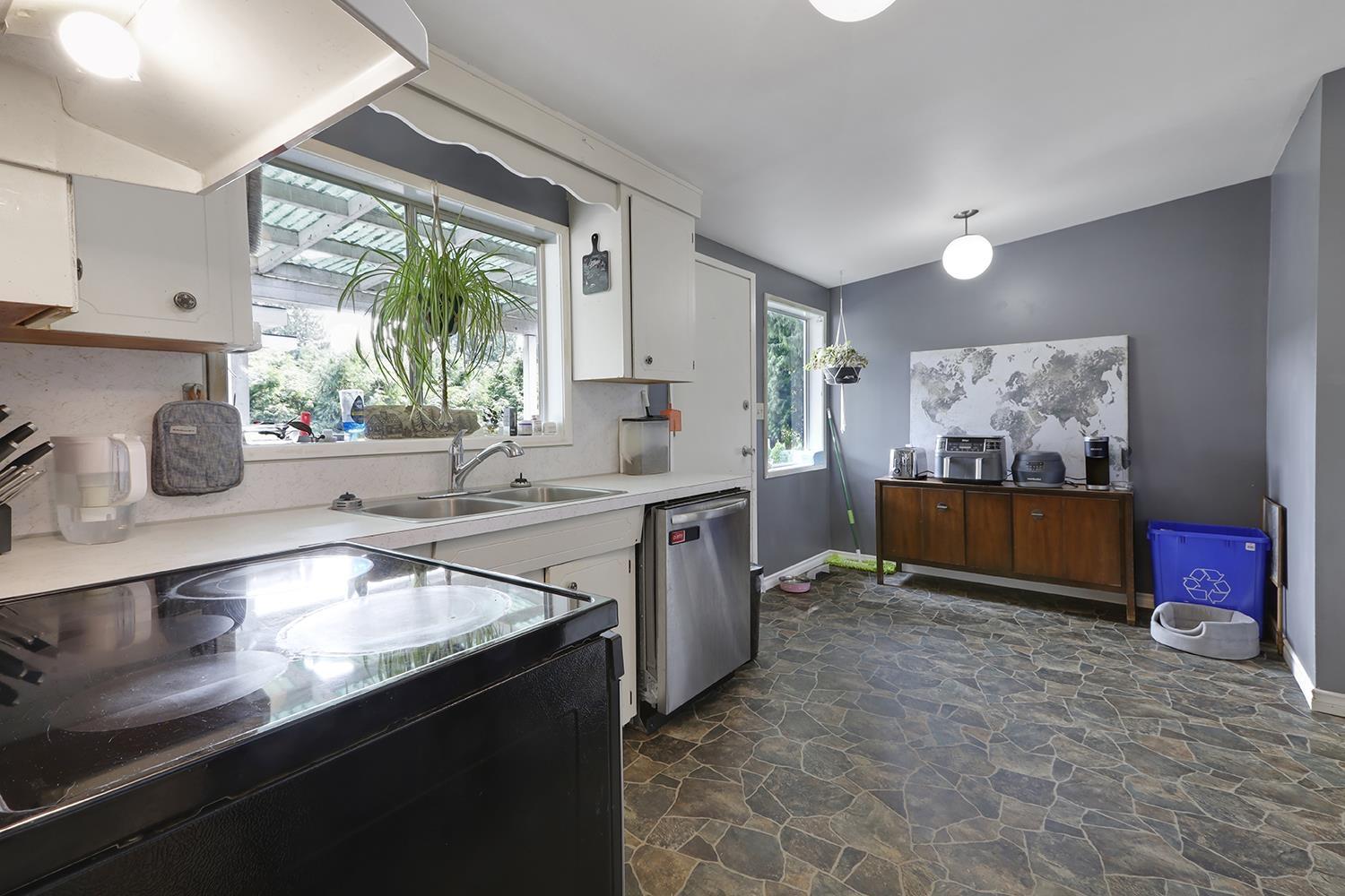 Photo 13 of 33262 Lynn Avenue, Abbotsford BC