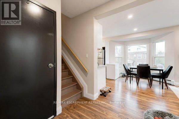 Photo 34 of 152 Sanford Avenue S, Hamilton ON