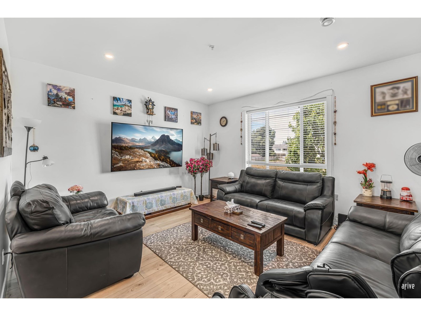 Photo 17 of 9 19704 55 A Avenue, Langley BC