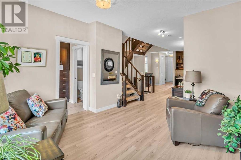Single Family House for Sale in   Avenue NW Tuxedo Park Calgary 