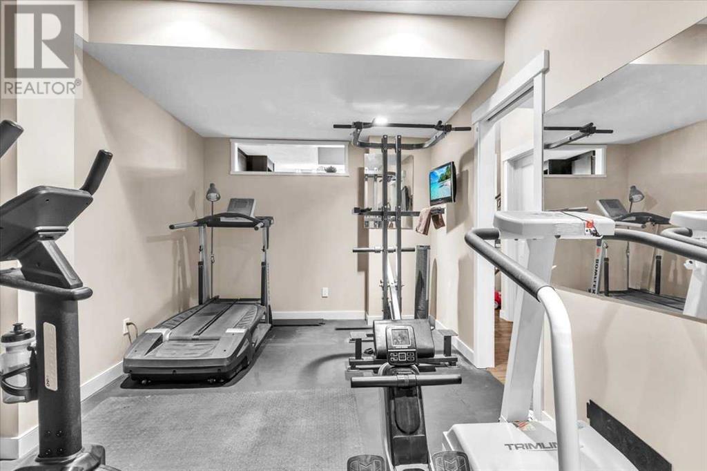 Single Family House for Sale in   Avenue NW Tuxedo Park Calgary 