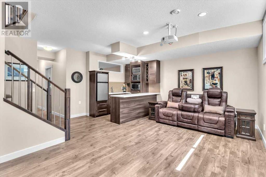 Single Family House for Sale in   Avenue NW Tuxedo Park Calgary 