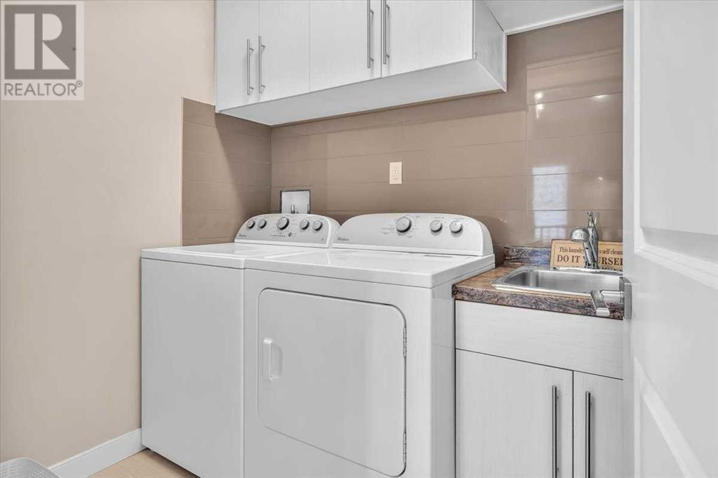 Single Family House for Sale in   Avenue NW Tuxedo Park Calgary 