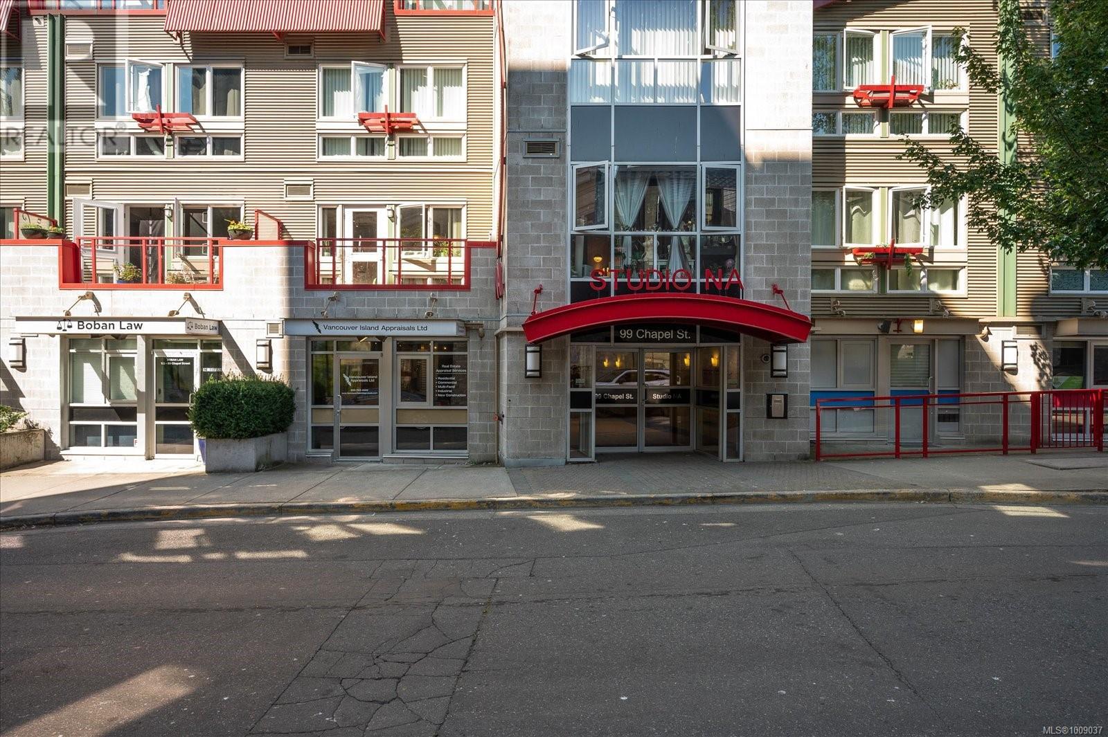 Photo 5 of 205 99 Chapel St, Nanaimo BC