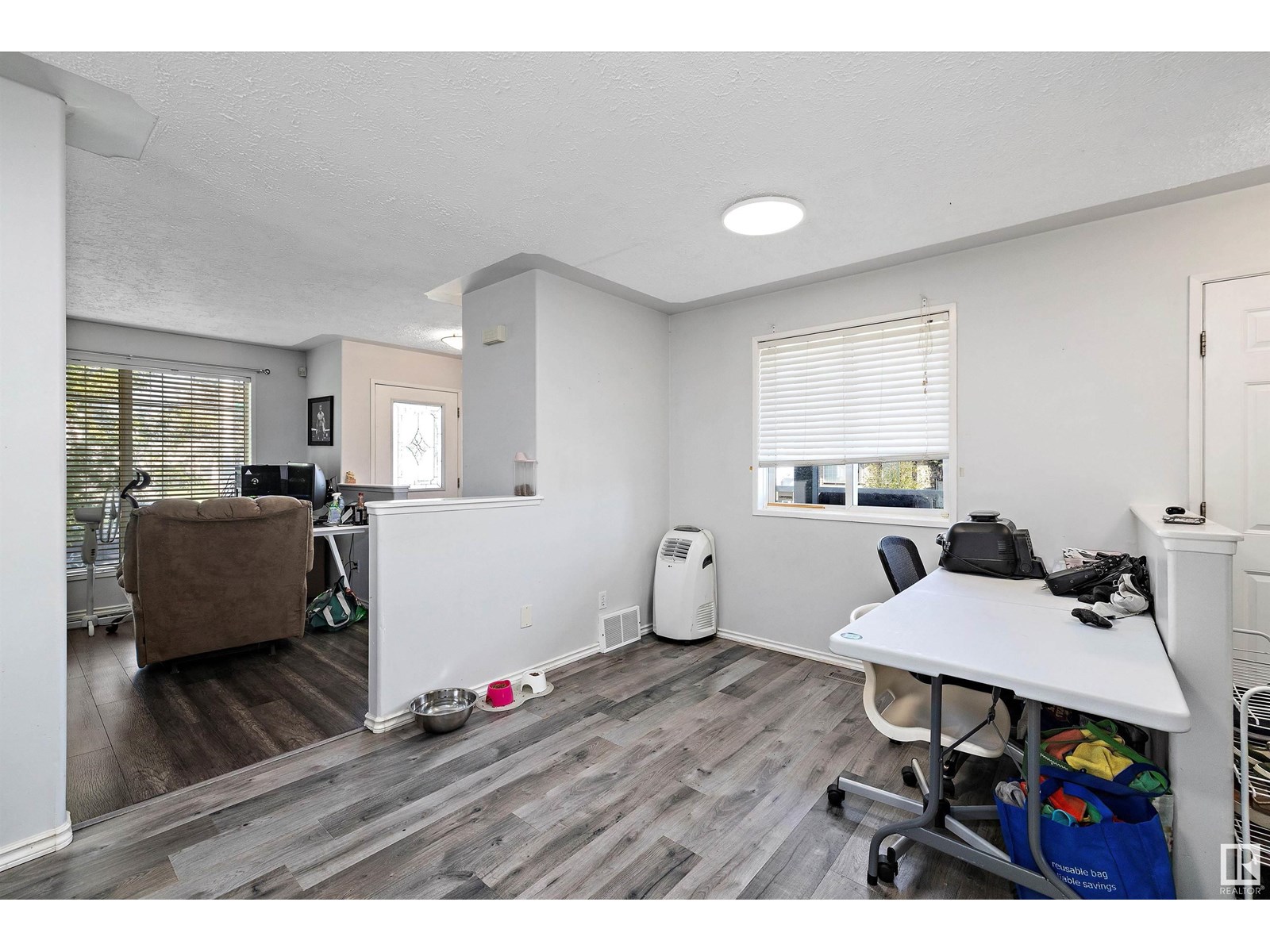 Photo 13 of 16229 57 St Nw, Edmonton AB