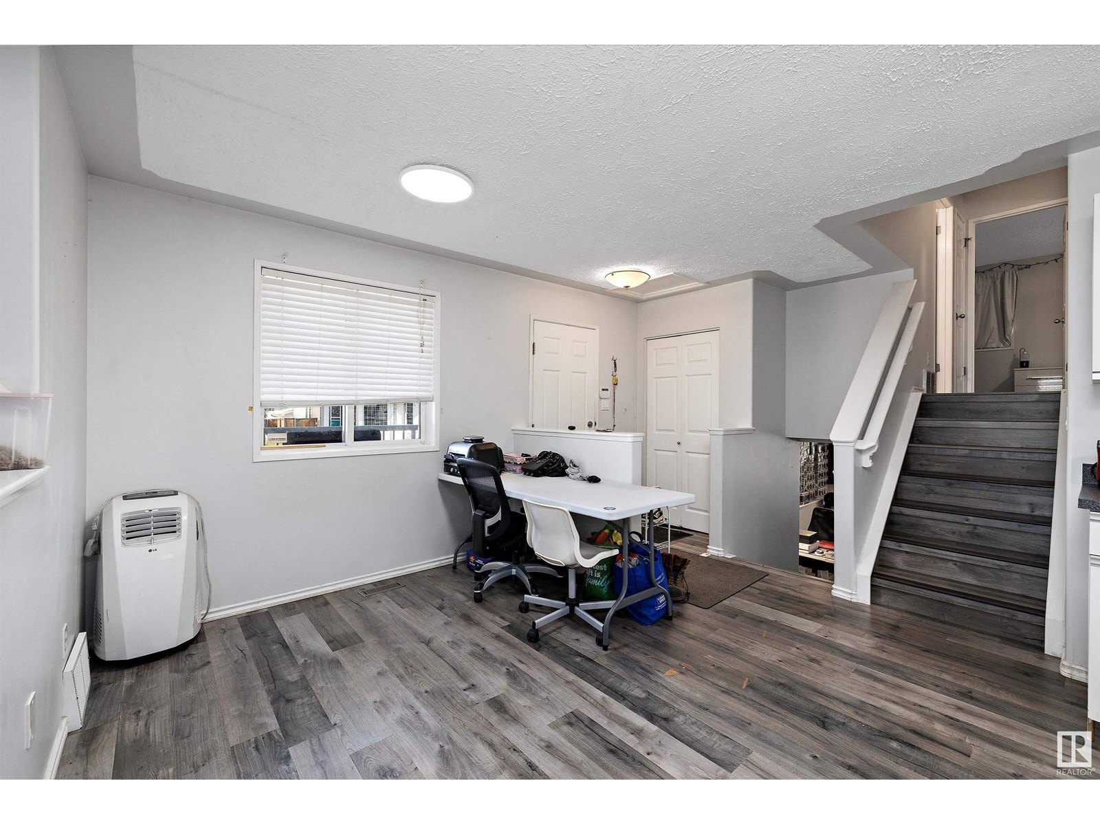 Photo 22 of 16229 57 St Nw, Edmonton AB