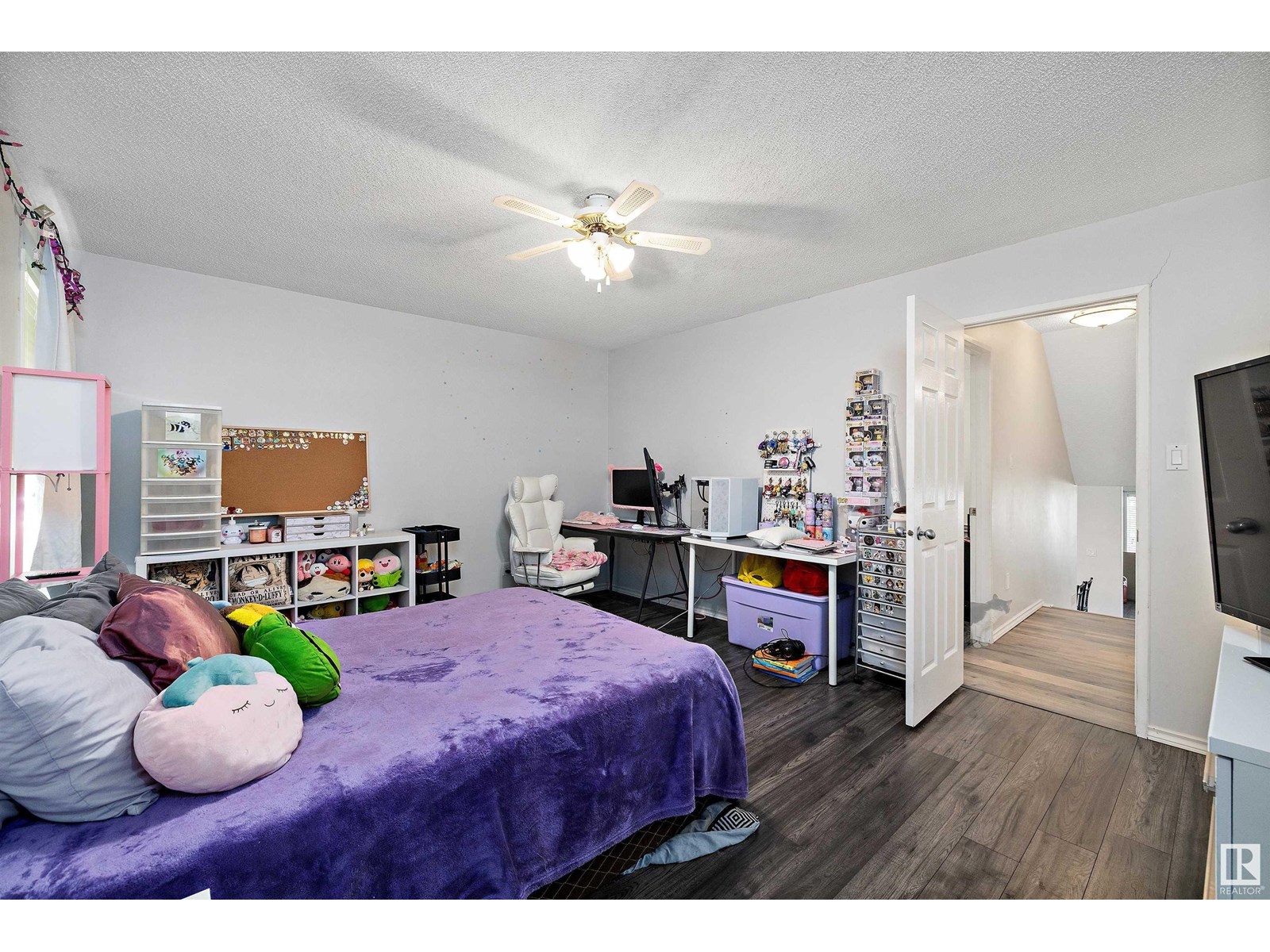 Photo 25 of 16229 57 St Nw, Edmonton AB