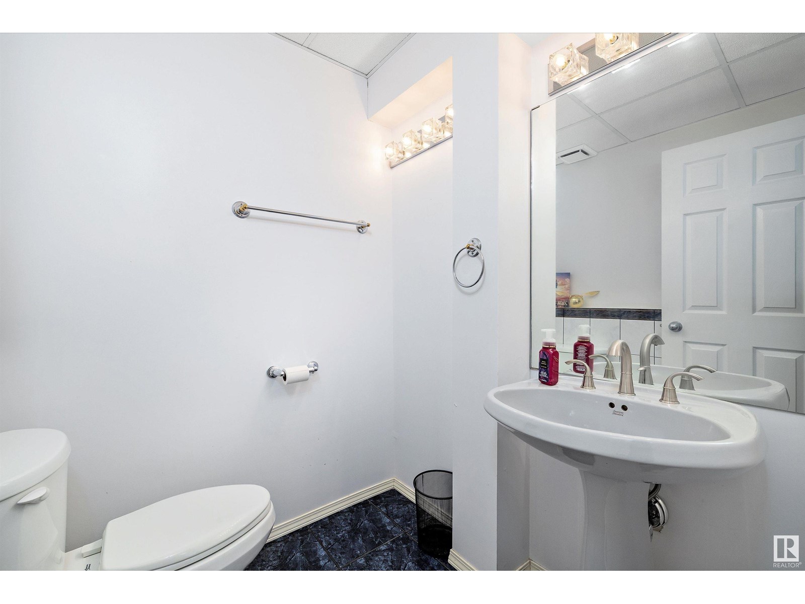 Photo 23 of 16229 57 St Nw, Edmonton AB
