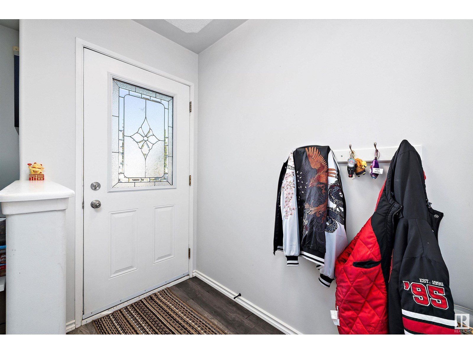 Photo 1 of 16229 57 St Nw, Edmonton AB